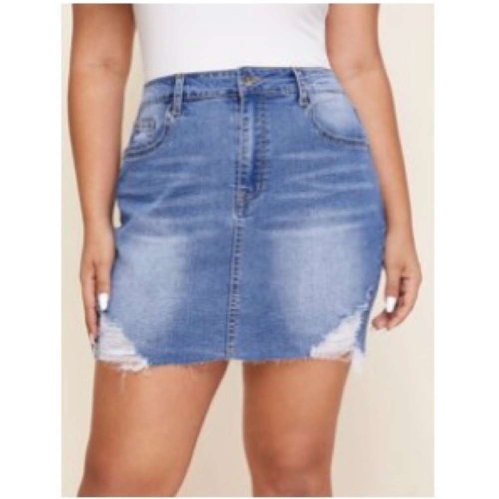 💎SHEIN Jean Distressed Skirt